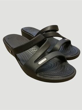 Crocs Black Strappy Wedge Sandals Women’s Size 7